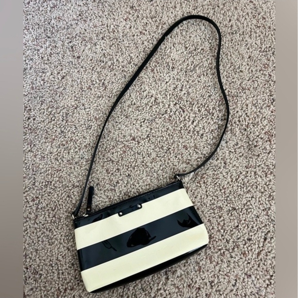 Kate Spade Stripe Purse Black Cream Crossbody‎ Shoulder Bag Patent WKRU2882